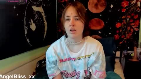 Snapshot of angelbliss_xx chatting on 12.04.25 Angel online show from 12.04.25