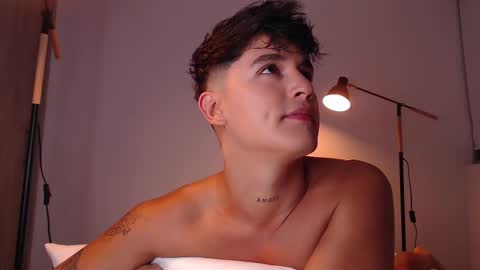 Snapshot of angelcossio chatting on 03.03.25 Angel online show from 03.03.25