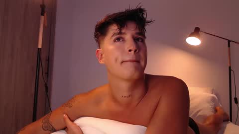 Snapshot of angelcossio chatting on 03.04.25 Angel online show from 03.04.25