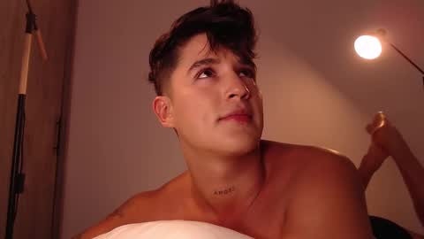 Snapshot of angelcossio chatting on 03.10.25 Angel online show from 03.10.25