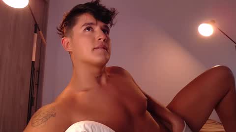 Snapshot of angelcossio chatting on 03.10.25 Angel online show from 03.10.25