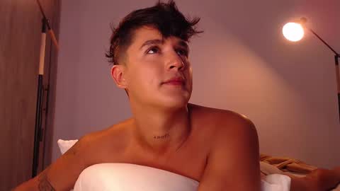 Snapshot of angelcossio chatting on 03.11.25 Angel online show from 03.11.25