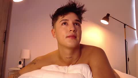 Snapshot of angelcossio chatting on 10.01.25 Angel online show from 10.01.25