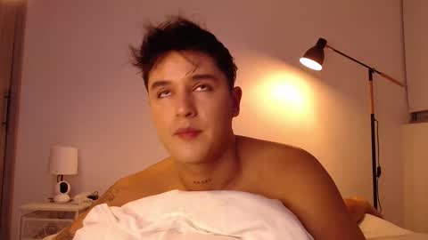 Snapshot of angelcossio chatting on 11.02.25 Angel online show from 11.02.25