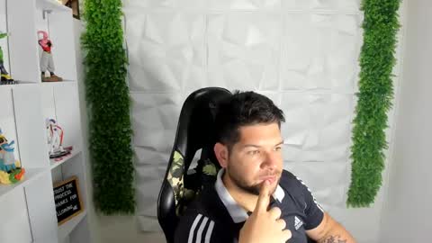 Snapshot of angelcute3 chatting on 01.20.25 angel online show from 01.20.25