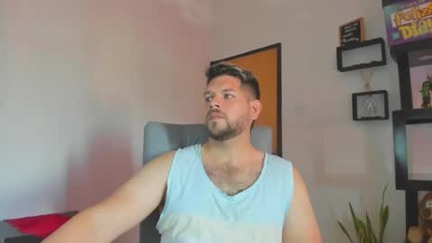 Snapshot of angelcute3 chatting on 10.04.25 angel online show from 10.04.25