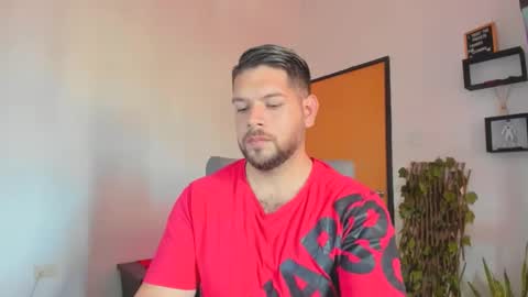 Snapshot of angelcute3 chatting on 10.05.25 angel online show from 10.05.25