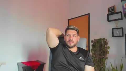 Snapshot of angelcute3 chatting on 10.06.25 angel online show from 10.06.25