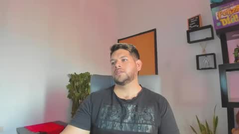 Snapshot of angelcute3 chatting on 10.10.25 angel online show from 10.10.25