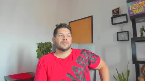 Snapshot of angelcute3 chatting on 10.12.25 angel online show from 10.12.25