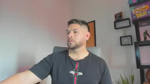 Snapshot of angelcute3 chatting on 10.17.25 angel online show from 10.17.25