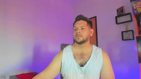 Snapshot of angelcute3 chatting on 10.28.25 angel online show from 10.28.25