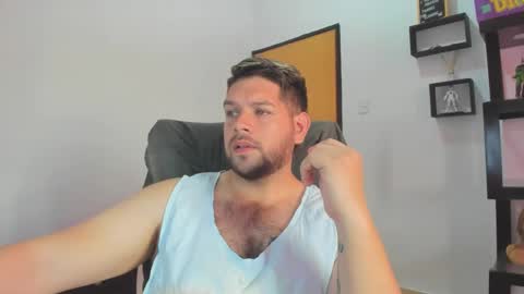 Snapshot of angelcute3 chatting on 11.01.25 angel online show from 11.01.25