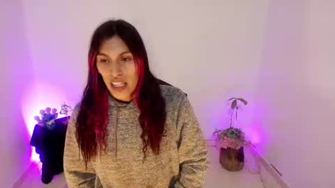 Snapshot of angele_johnson chatting on 06.11.26 angele online show from 06.11.26