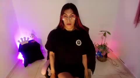 Snapshot of angele_johnson chatting on 07.13.26 angele online show from 07.13.26