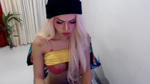 Snapshot of angelic_face_808 chatting on 07.18.26 DIVINE ANGEL online show from 07.18.26