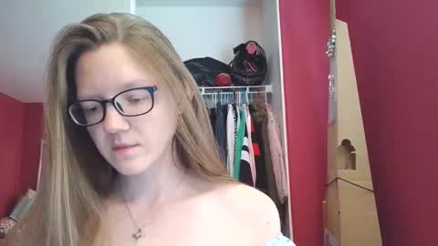 Snapshot of angelicangel3 chatting on 04.29.26 AngelicAngel online show from 04.29.26