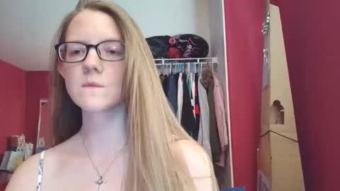 Snapshot of angelicangel3 chatting on 05.19.26 AngelicAngel online show from 05.19.26