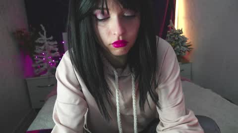 Angelika Rouge online show from 01.26.25