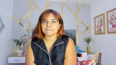 Snapshot of angelina_castro12 chatting on 02.19.25 Angelina online show from 02.19.25