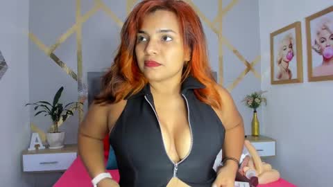 Snapshot of angelina_castro12 chatting on 03.08.25 Angelina online show from 03.08.25