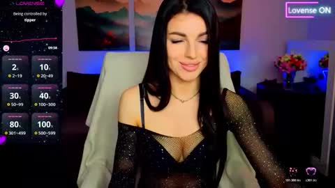 Snapshot of angelina_clark chatting on 05.06.26 Angelina online show from 05.06.26