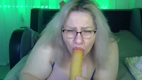 Snapshot of angelinaglam chatting on 05.28.26 AngelinaGlam online show from 05.28.26