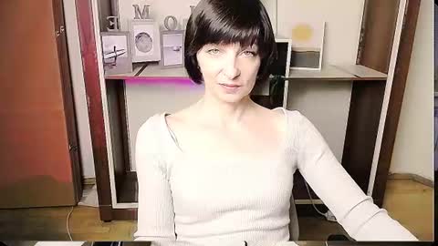 Snapshot of angelinalov_ chatting on 06.15.26 Angelina online show from 06.15.26