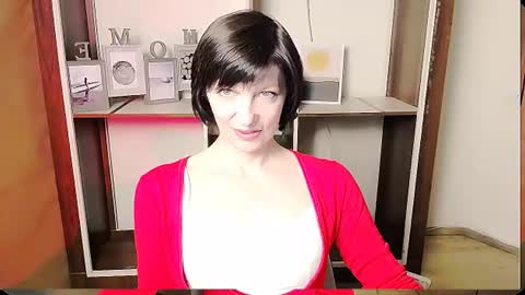 Snapshot of angelinalov_ chatting on 06.18.26 Angelina online show from 06.18.26