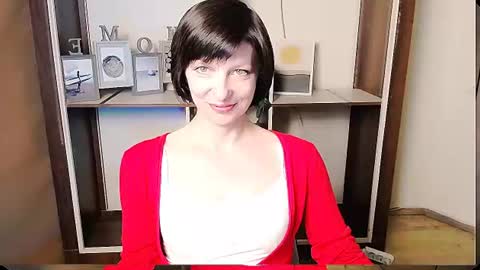 Snapshot of angelinalov_ chatting on 06.18.26 Angelina online show from 06.18.26