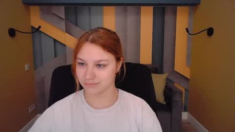 Snapshot of angelinalow chatting on 04.27.26 AngelinaLow online show from 04.27.26