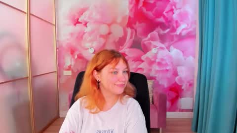 Snapshot of angelinalow chatting on 05.02.26 AngelinaLow online show from 05.02.26