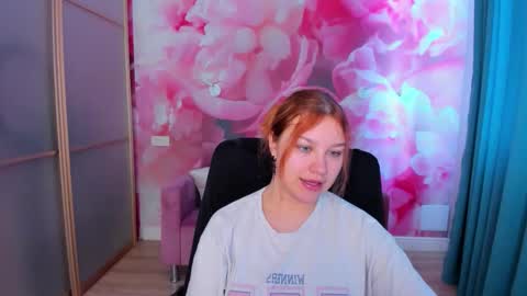 Snapshot of angelinalow chatting on 05.03.26 AngelinaLow online show from 05.03.26