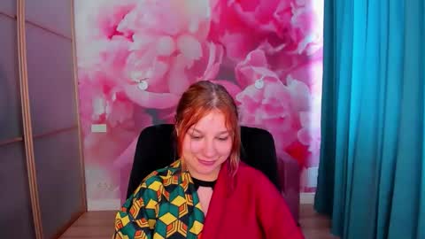 Snapshot of angelinalow chatting on 05.09.26 AngelinaLow online show from 05.09.26