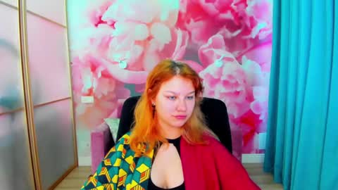 Snapshot of angelinalow chatting on 05.10.26 AngelinaLow online show from 05.10.26