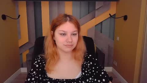 Snapshot of angelinalow chatting on 05.24.26 AngelinaLow online show from 05.24.26