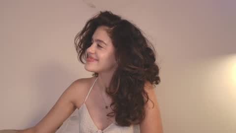 Snapshot of angelinarosss_ chatting on 05.01.26 online show from 05.01.26