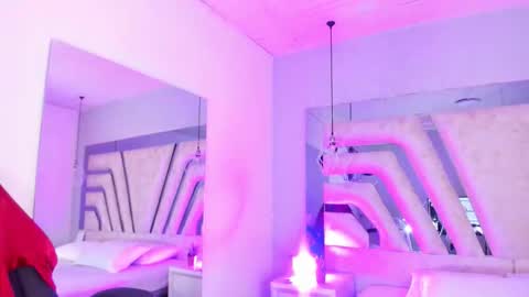 Angeline Heet online show from 11.19.25