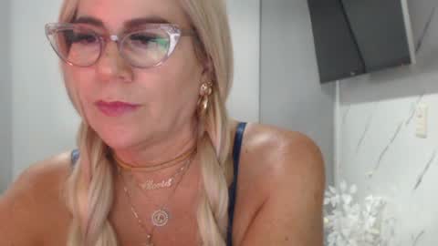 Snapshot of angelinna_12 chatting on 06.25.26 angelinna_12 online show from 06.25.26