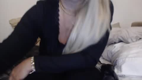 Snapshot of angelinna_12 chatting on 07.14.26 angelinna_12 online show from 07.14.26
