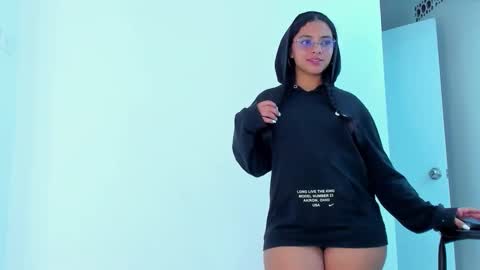 Snapshot of angelitafrodita chatting on 10.30.25 A F R O D I T A online show from 10.30.25