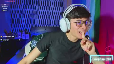 Snapshot of angelito18_twink chatting on 06.26.26 Angel online show from 06.26.26