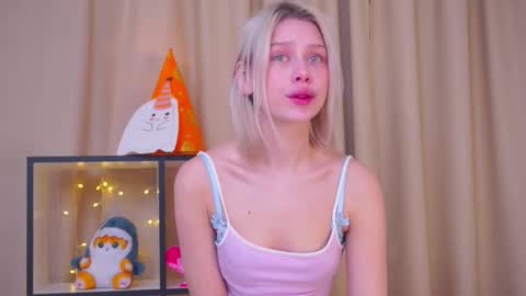 Snapshot of angelkissie chatting on 10.31.25 Ennie online show from 10.31.25