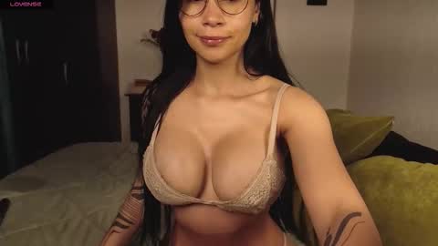  ANGELA ISABELLA  online show from 03.18.26