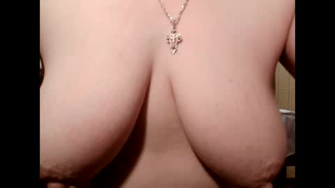 angelleah online show from 10.05.25