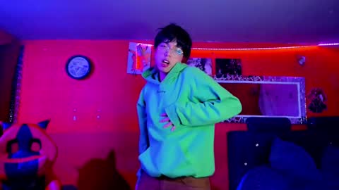 Snapshot of angellonfire chatting on 03.10.25 Angel  online show from 03.10.25