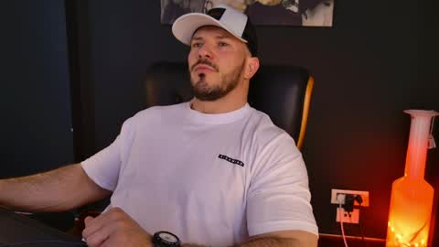 Snapshot of angeloeric chatting on 04.19.26 BlackWolf online show from 04.19.26
