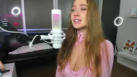 Snapshot of angelpaull chatting on 12.14.24 Angel online show from 12.14.24