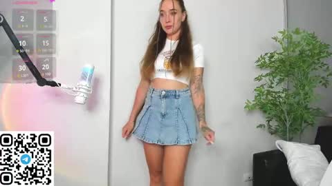 Snapshot of angelpaull chatting on 02.07.25 Angel online show from 02.07.25