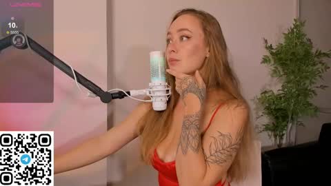 Snapshot of angelpaull chatting on 03.03.25 Angel online show from 03.03.25